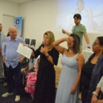Prefeitura de Feira entrega óculos inteligentes para garantir independência a alunos com cegueira