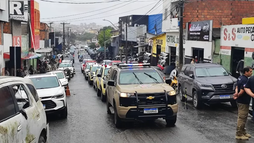 Forças de segurança realizam blitz educativa em estabelecimentos de autopeças usadas