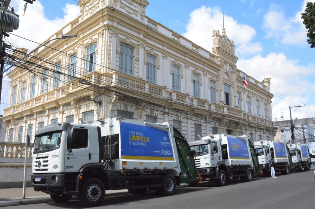 Novos basculhantes são incorporados à frota da coleta de lixo
