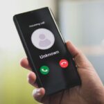 ‘Golpe da voz’: chamadas silenciosas podem servir para clonagem de voz com IA