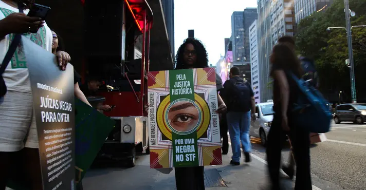 Feministas querem obrigar Lula a indicar mulher negra ao STF