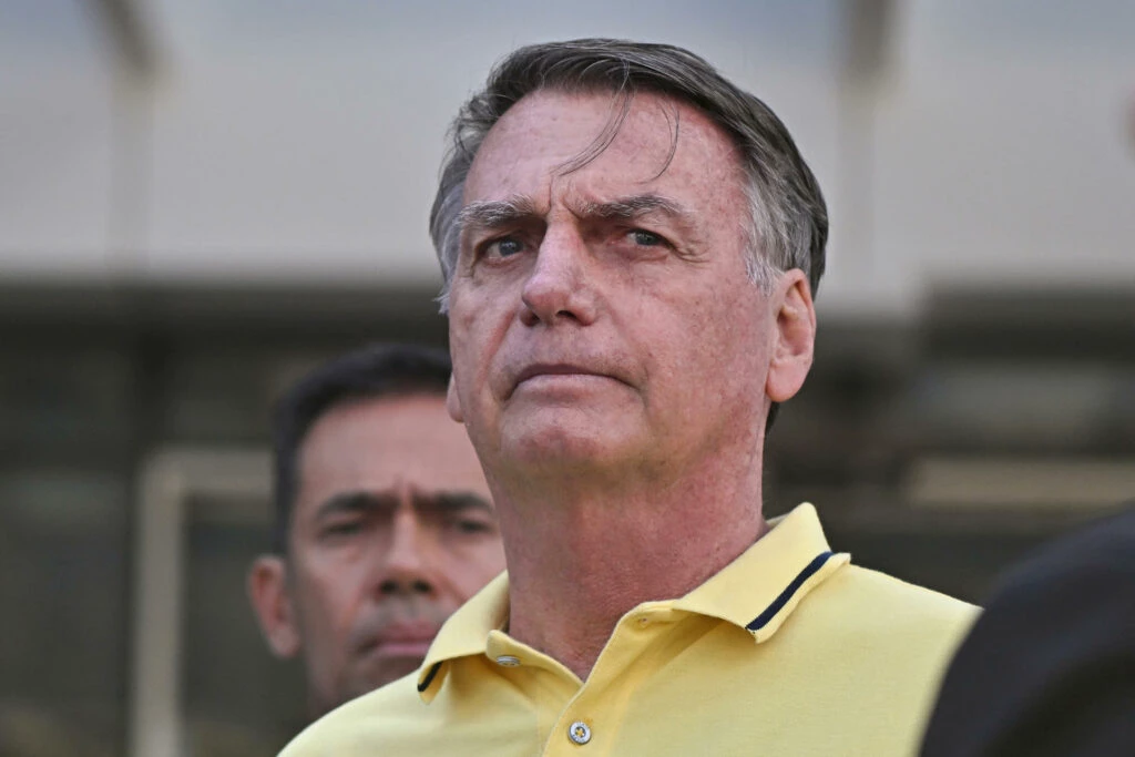 “Bolsonaro merece tratamento especial”, afirma Estadão