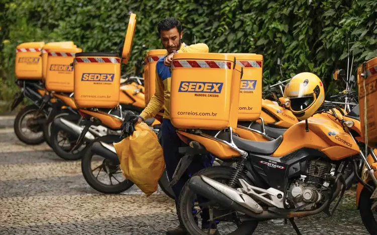 Correios aprovam demissão voluntária e fechamento de agências