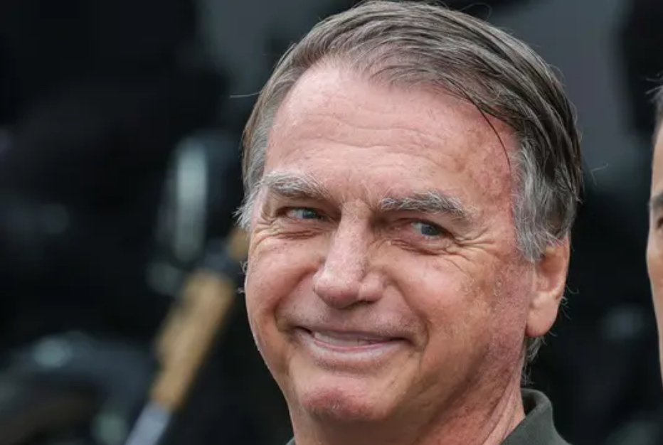 Nas redes, maioria critica a prisão de Bolsonaro