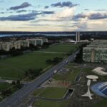 Brasil: 53 mil servidores ganham acima do teto do funcionalismo
