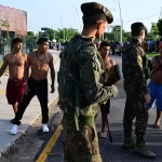 Indígenas bloqueiam entrada da COP30 em Belém em protesto