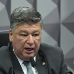 Projeto que pode livrar Bolsonaro avança no Senado