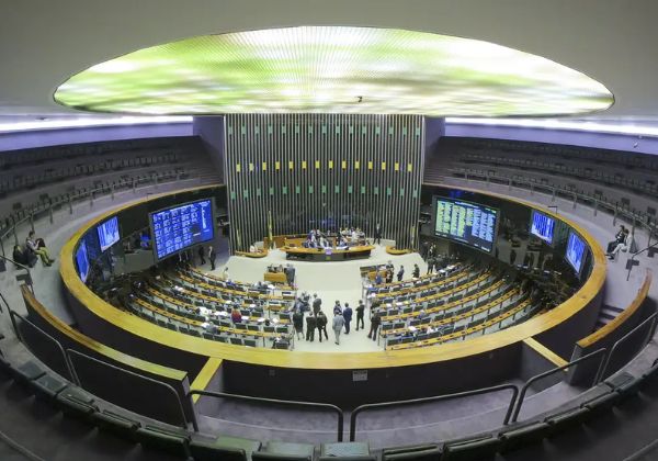 Comissão do Senado vota projeto de isenção do Imposto de Renda até R$ 5 mil nesta quarta