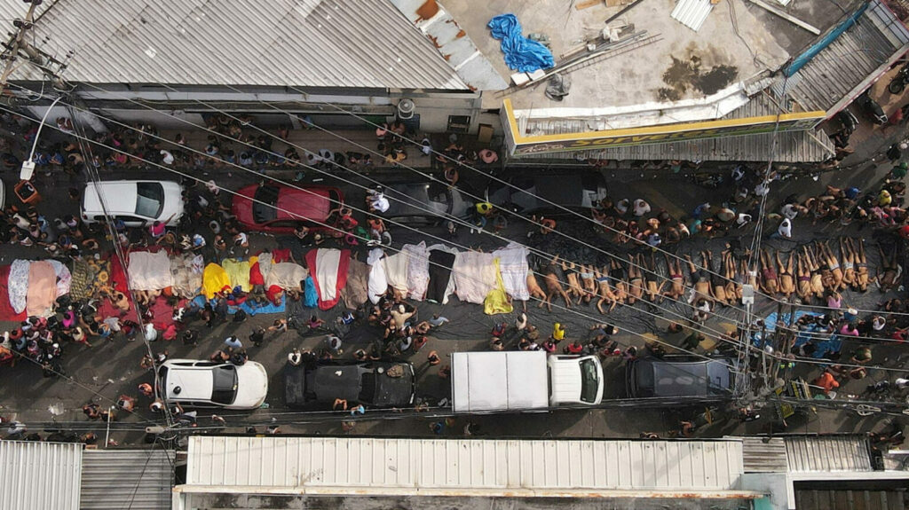 Moraes suspende apuração sobre corpos carregados após operação