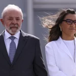 Lula condecora Janja por “excepcionais serviços prestados à educação”