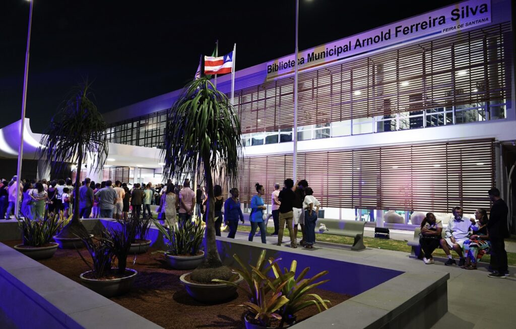 Biblioteca Municipal Arnold Silva é reinaugurada