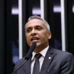Aliados de Bolsonaro pedem prisão domiciliar humanitária ao STF