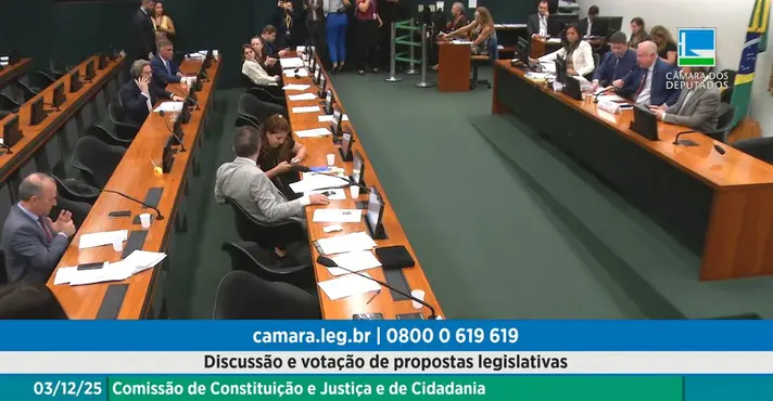 CCJ da Câmara aprova projeto que limita decisões individuais de ministros do STF