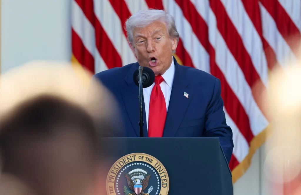 Donald Trump processa a BBC e pede indenização de R$ 54 bilhões