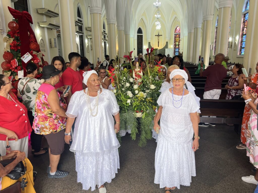 Fé, tradição e sincretismo marcam celebração a Santa Bárbara em Feira de Santana
