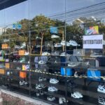 Polícia encontra loja reaberta e mercadorias retiradas após operação contra falsificação em Feira de Santana