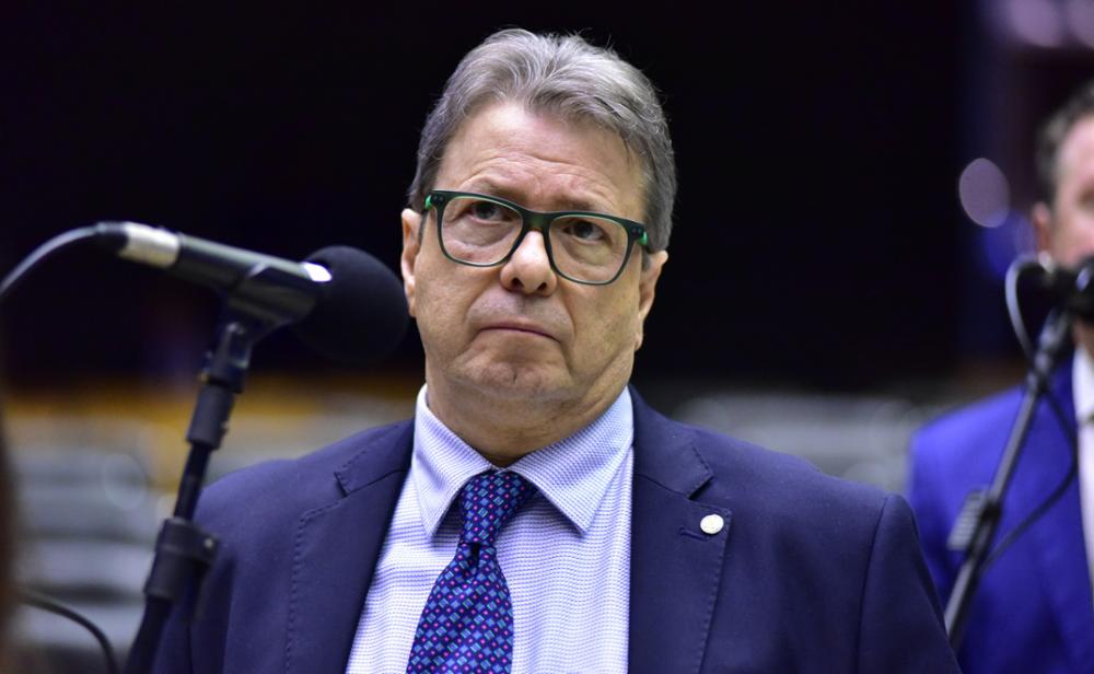 Sóstenes destitui vice-líder do PL por votar a favor de Glauber