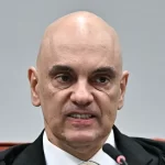 Moraes cassou Carla Zambelli após “pressão” do PT, afirma site