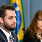 Polícia Federal prende Filipe Martins, condenado pela trama golpista