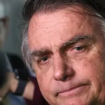 Bolsonaro é submetido à cirurgia para tratamento de hérnia bilateral