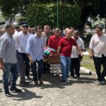 Familiares, amigos e colegas se despedem de Itajay