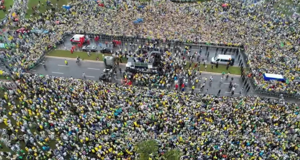 USP divulga quantidade de pessoas durante ato em Brasília