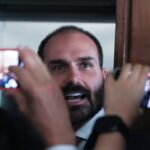 Moraes deixa um dos filhos de Bolsonaro fora da lista de visitas autorizadas; saiba