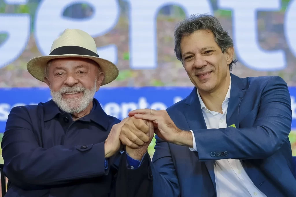 Haddad segue Lewandowski e pede para deixar governo Lula