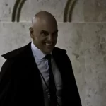 PGR recebe pedido de prisão de Moraes por tortura contra Bolsonaro
