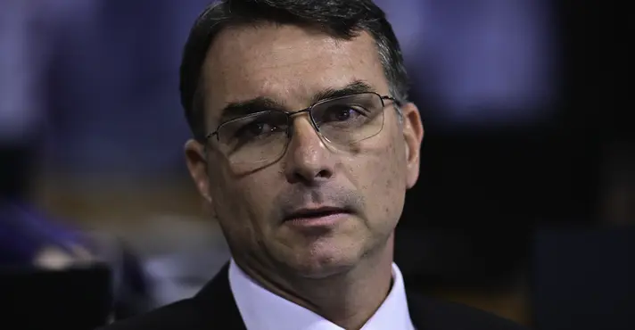 AtlasIntel/Bloomberg: Flávio avança, e vantagem de Lula cai