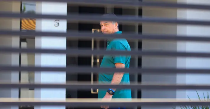 Deputados mobilizam assinaturas por prisão domiciliar de Bolsonaro