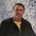 Bolsonaro tem nova crise de soluços antes de ser transferido da prisão em Brasília