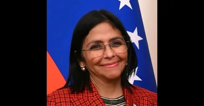 Delcy demite aliado de Maduro