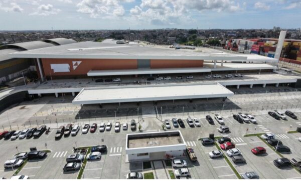 Salvador: Governo da Bahia libera espaço para taxistas e motoristas de aplicativo em nova rodoviária