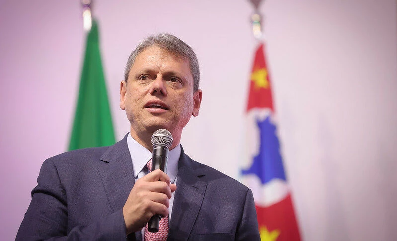 Tarcísio cancela visita que faria a Jair Bolsonaro na Papudinha