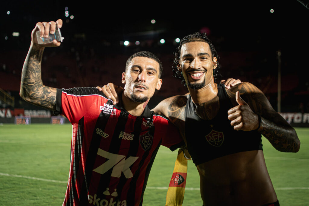 Vitória fecha rodada de abertura no G-4 da tabela do Brasileirão