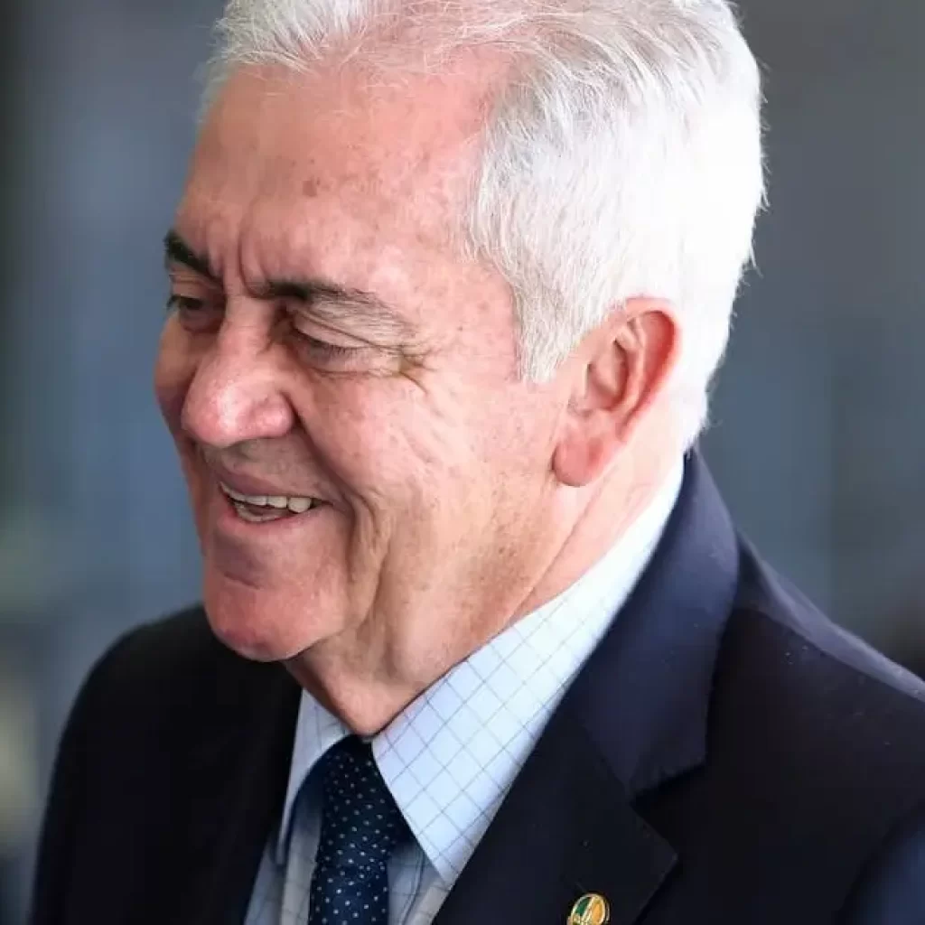 Otto recebe alta nesta segunda após realizar procedimento cardíaco