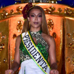 Erika Hilton desfila com faixa de “presidenta” no carnaval de SP