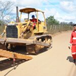 Prefeitura inicia pavimentação de via ligando os bairros Limoeiro e Aviário