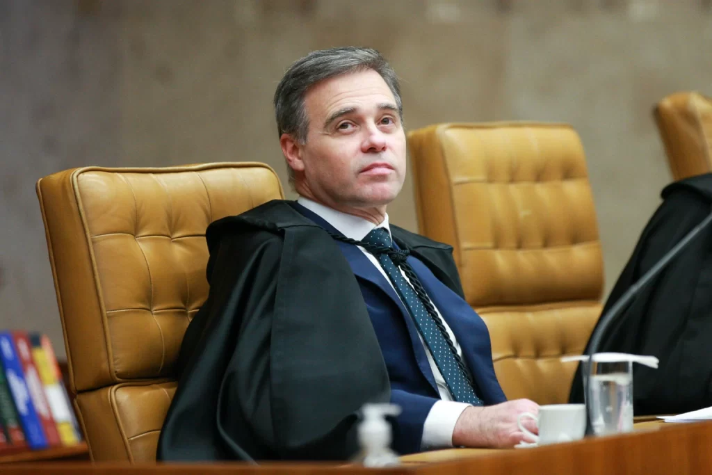 Mendonça afirma que dará “carta branca” para PF no caso Master