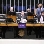 Deputados aprovam ‘penduricalhos’ que podem levar salários a quase R$ 80 mil