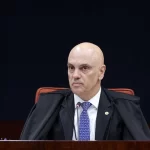 Moraes ironiza falha em slide: “Querem me derrubar faz tempo”