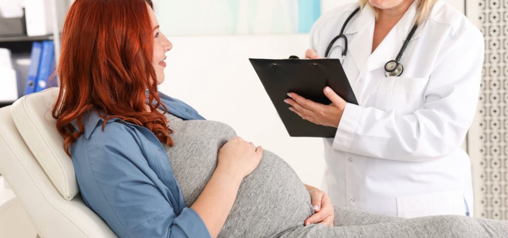 Violência obstétrica pode ser tipificada como crime e resultar em até 15 anos de prisão; entenda