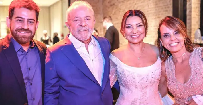 Janja e filha de Lula brigam na Sapucaí, diz jornal