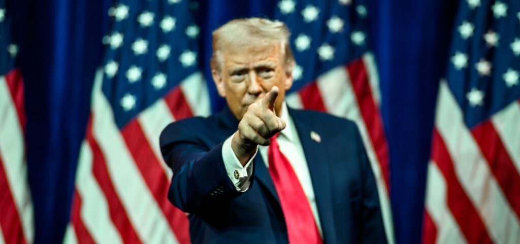 Trump aumenta tarifa global para 15% após decisão da Suprema Corte