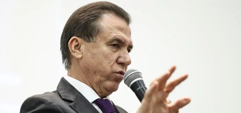 Ministro do Trabalho defende jornada máxima de 40 horas semanais no Brasil