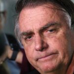 Bolsonaro passa mal e é levado ao hospital, diz Flávio Bolsonaro