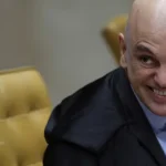 Depois de fala de Eduardo, Moraes dá 24 h à defesa de Bolsonaro para se explicar