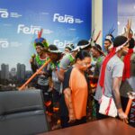 Indígenas da etnia Kariri-Xokó realizam apresentação cultural na Prefeitura de Feira