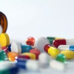 Uso de anti-inflamatórios sem orientação médica pode trazer riscos graves à saúde